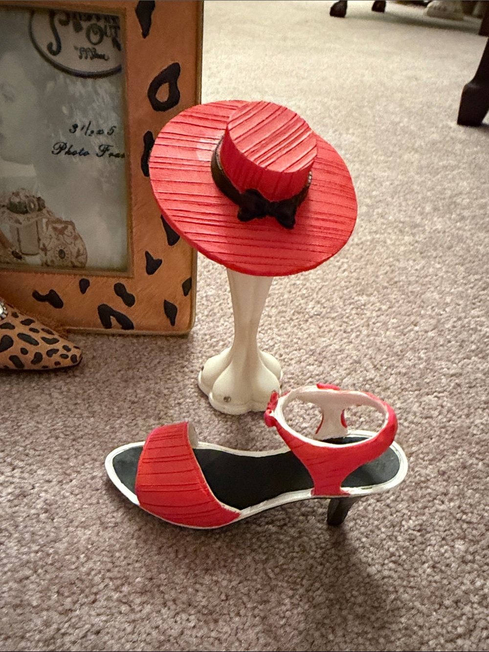 Mini  Leopard Print Accessory and Red Ser - Picture 6 of 7